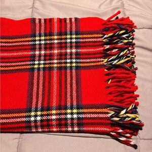 Thulewarm wool plaid throw